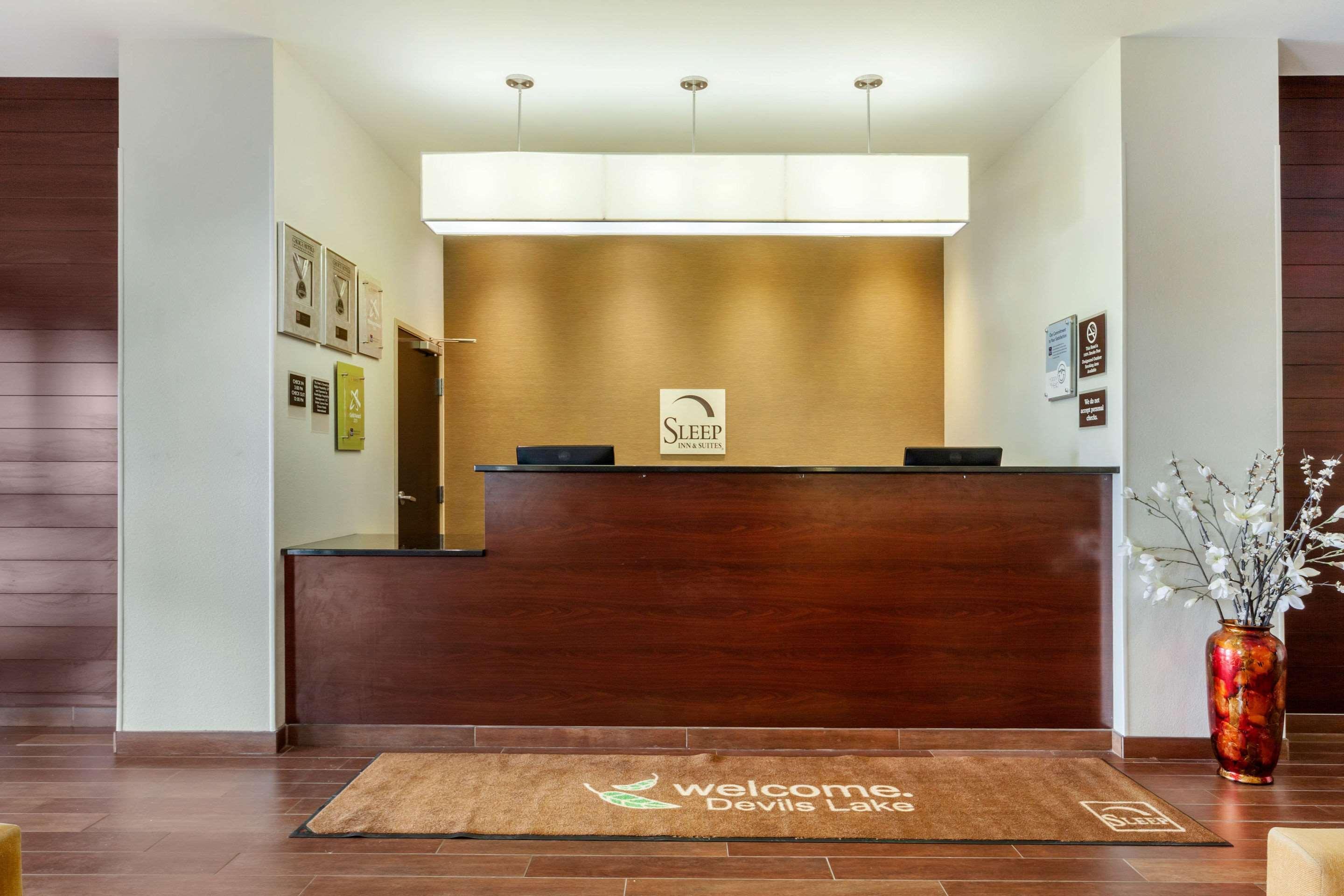 Sleep Inn & Suites Devils Lake Extérieur photo